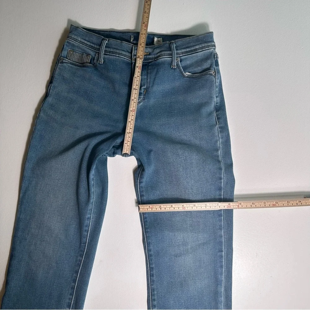Levi’s‎ Straight Leg Women Size 4P Denim Jeans Embroidered Pockets